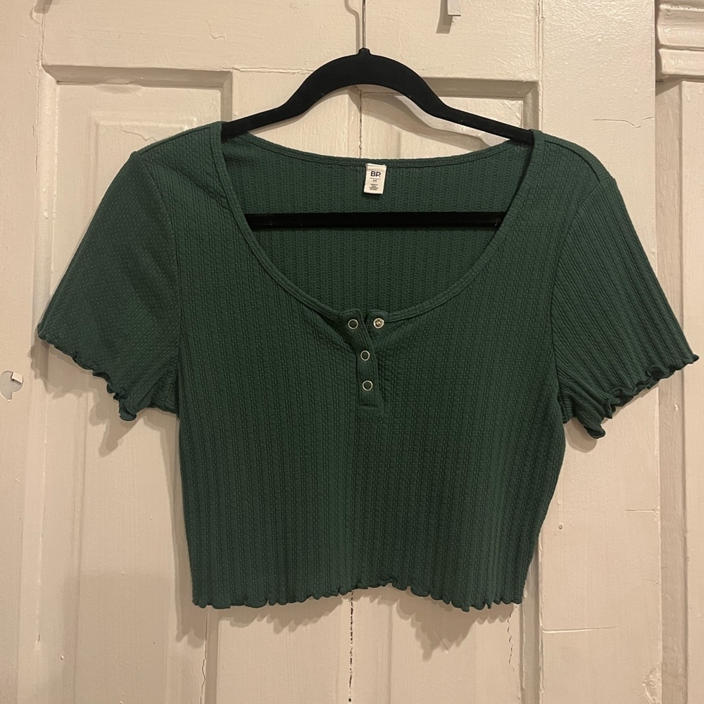 BP short sleeve cropped green shirt.